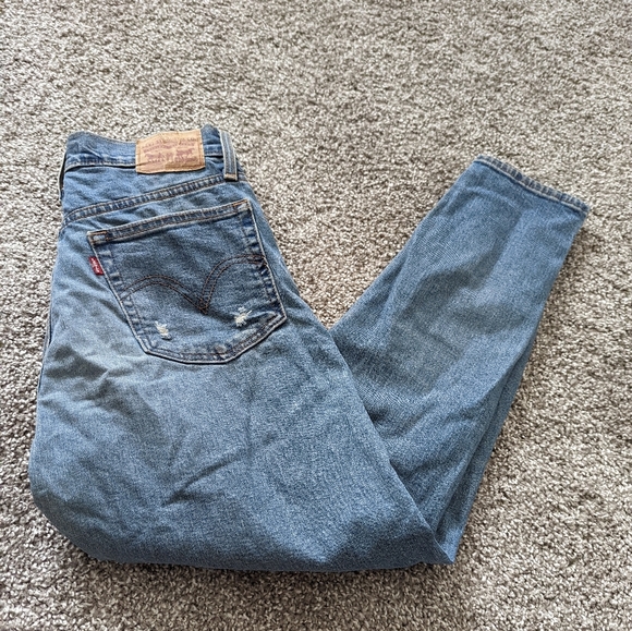 Levi Wedgie Skinny Jeans - Picture 2 of 7